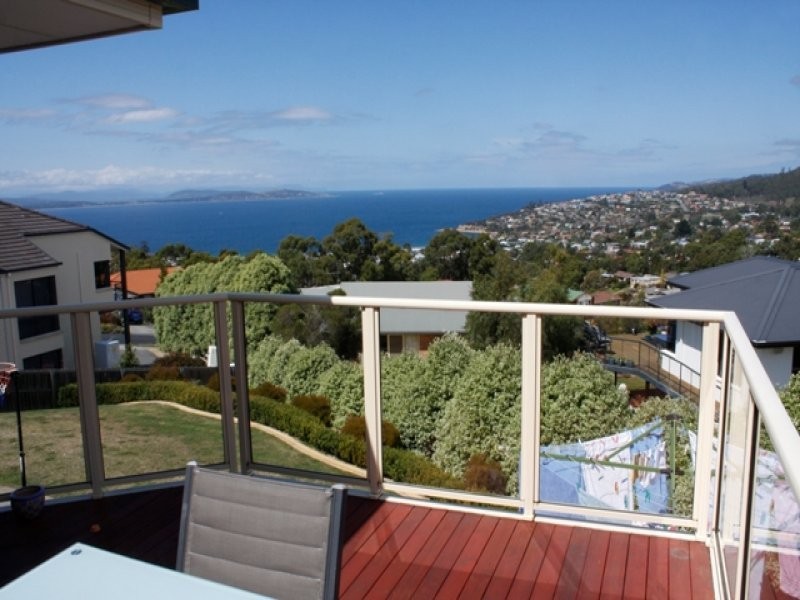 14 Timbertop Drive, Blackmans Bay TAS 7052