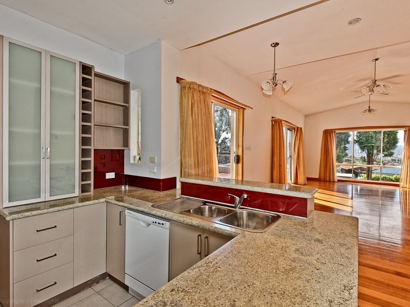 33 Doyle Avenue, Lenah Valley TAS 7008