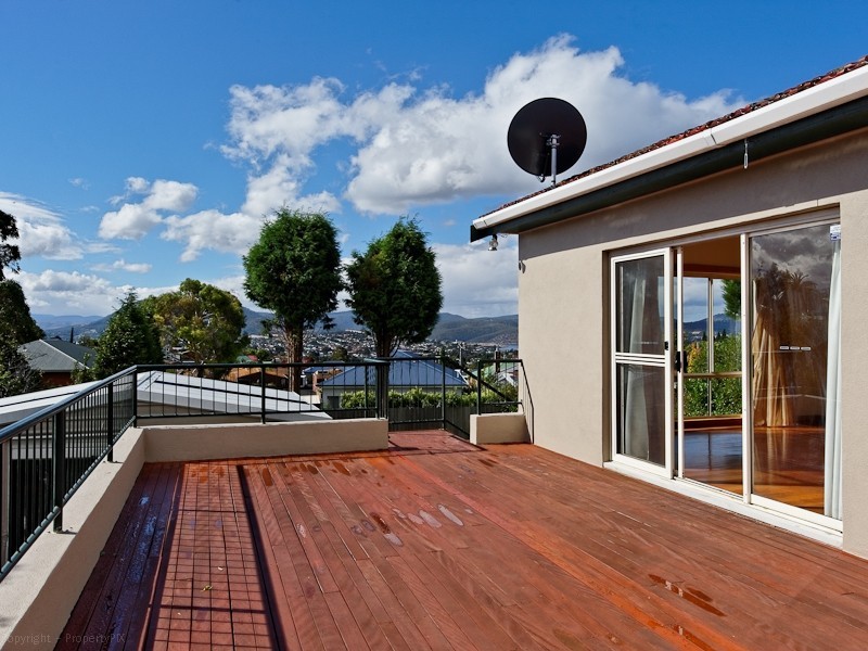 33 Doyle Avenue, Lenah Valley TAS 7008