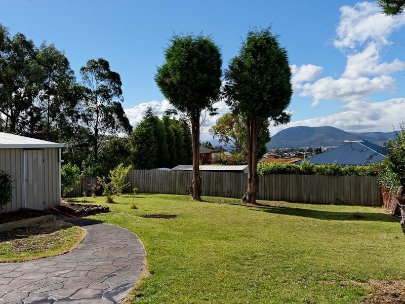 33 Doyle Avenue, Lenah Valley TAS 7008