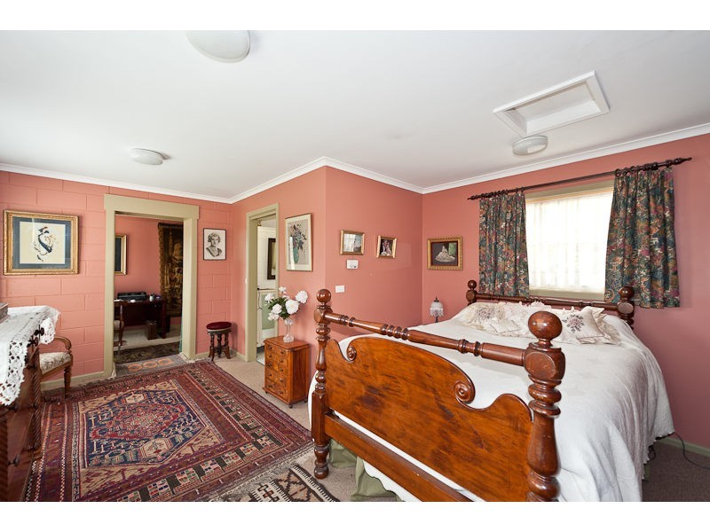 1 Weerona Avenue, Mount Stuart TAS 7000