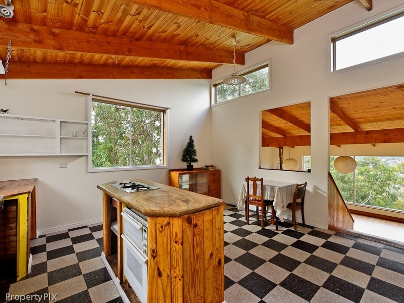 70 Liverpool Crescent, West Hobart TAS 7000