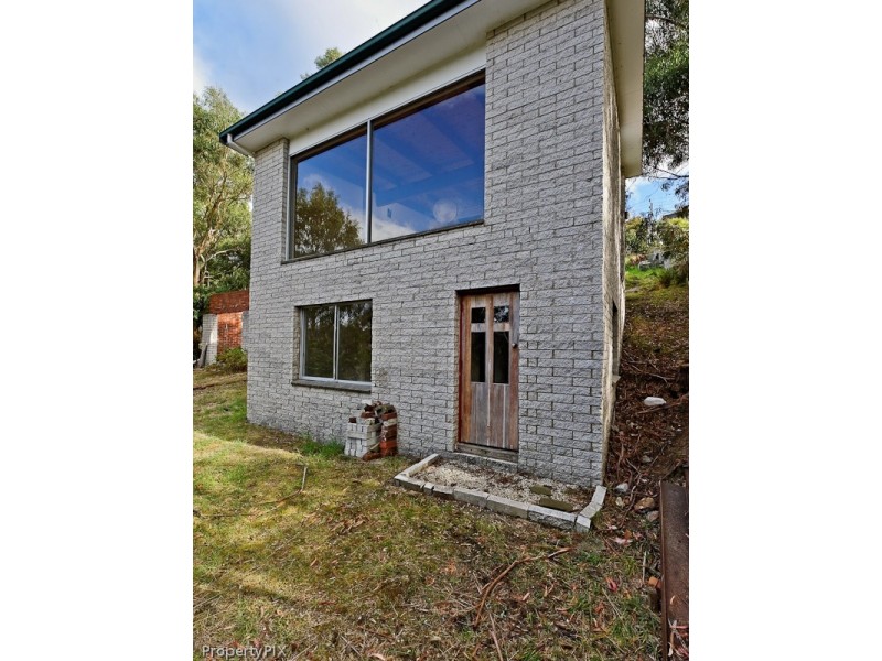 70 Liverpool Crescent, West Hobart TAS 7000