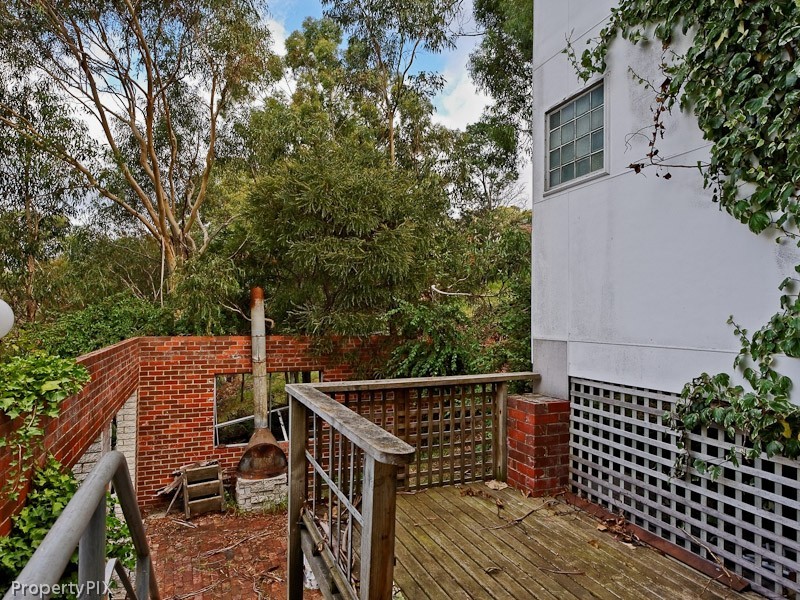 70 Liverpool Crescent, West Hobart TAS 7000