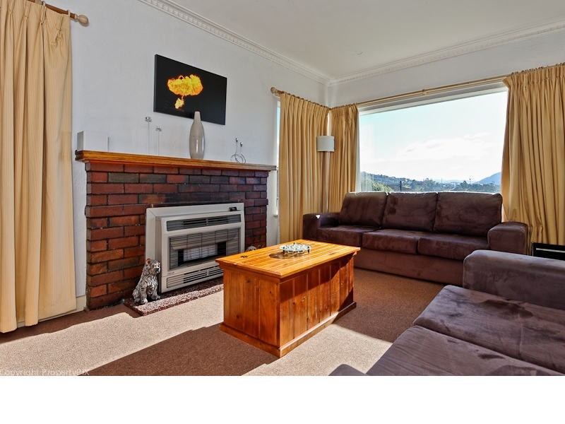 43 Edge Avenue, Lenah Valley TAS 7008