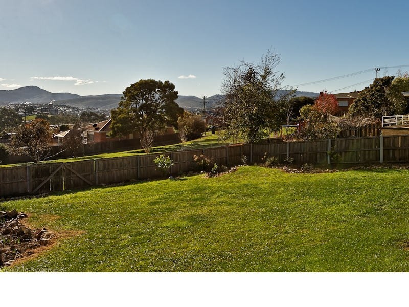 43 Edge Avenue, Lenah Valley TAS 7008