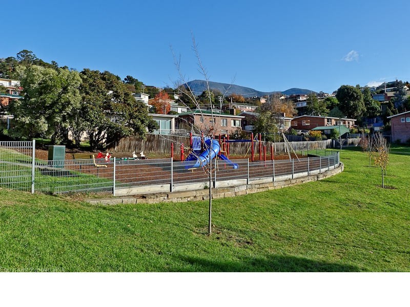 43 Edge Avenue, Lenah Valley TAS 7008
