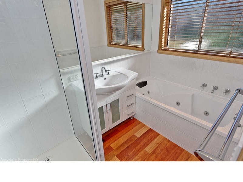 1/8 Alwyn Road, Lenah Valley TAS 7008