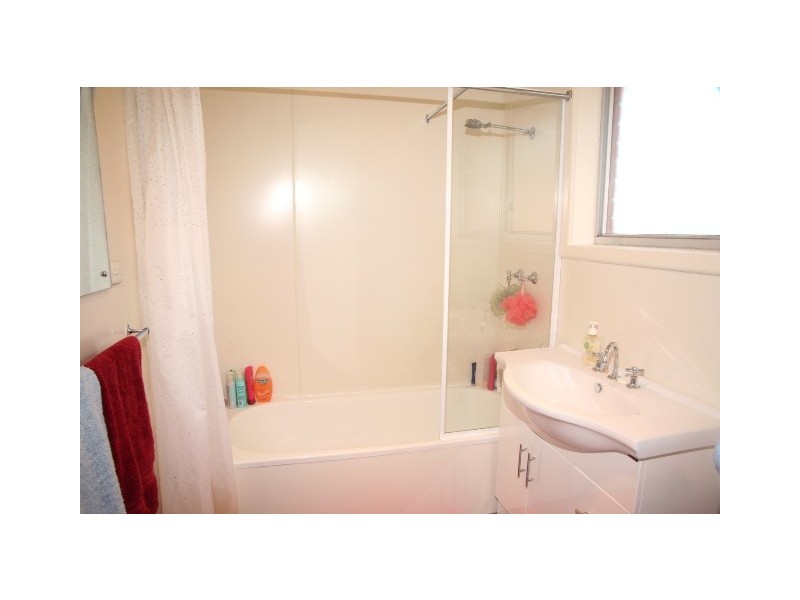 2/3 Shirley Boulevard, Lenah Valley TAS 7008