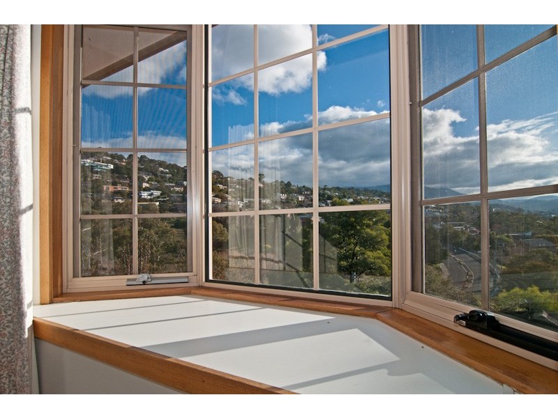 271a Churchill Avenue, Sandy Bay TAS 7005