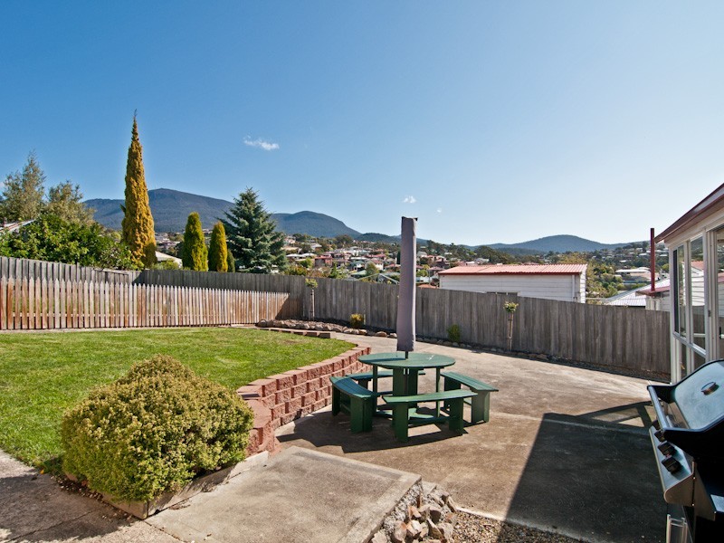 6 Wellwood Street, Lenah Valley TAS 7008