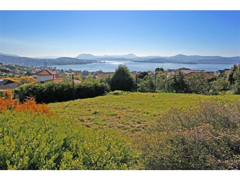 445 Churchill Avenue, Sandy Bay TAS 7005