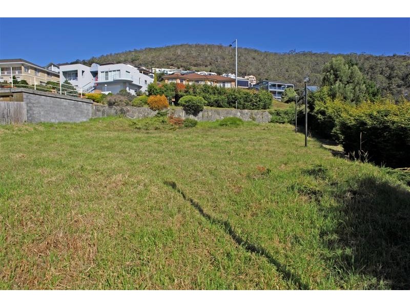 445 Churchill Avenue, Sandy Bay TAS 7005