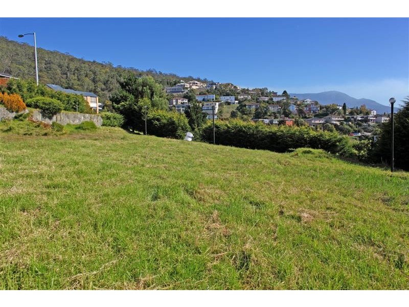 445 Churchill Avenue, Sandy Bay TAS 7005
