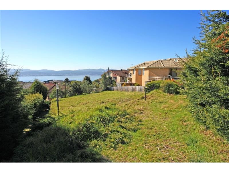 445 Churchill Avenue, Sandy Bay TAS 7005