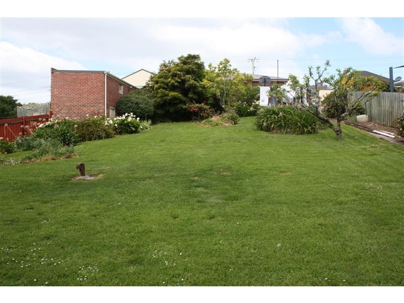 4a  Gregson Avenue, New Town TAS 7008