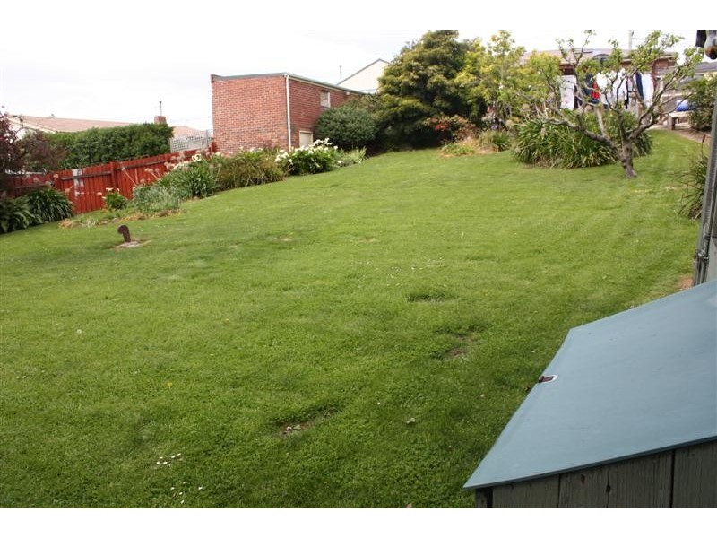 4a  Gregson Avenue, New Town TAS 7008