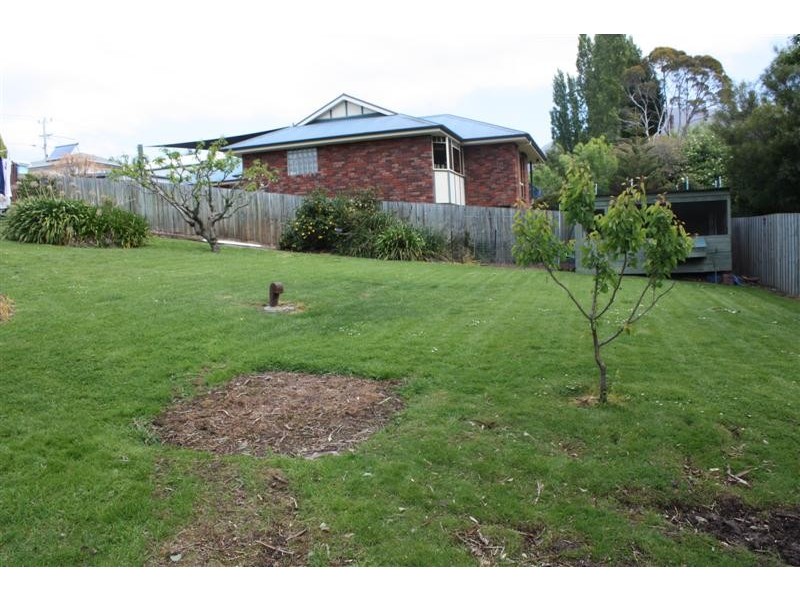 4a  Gregson Avenue, New Town TAS 7008