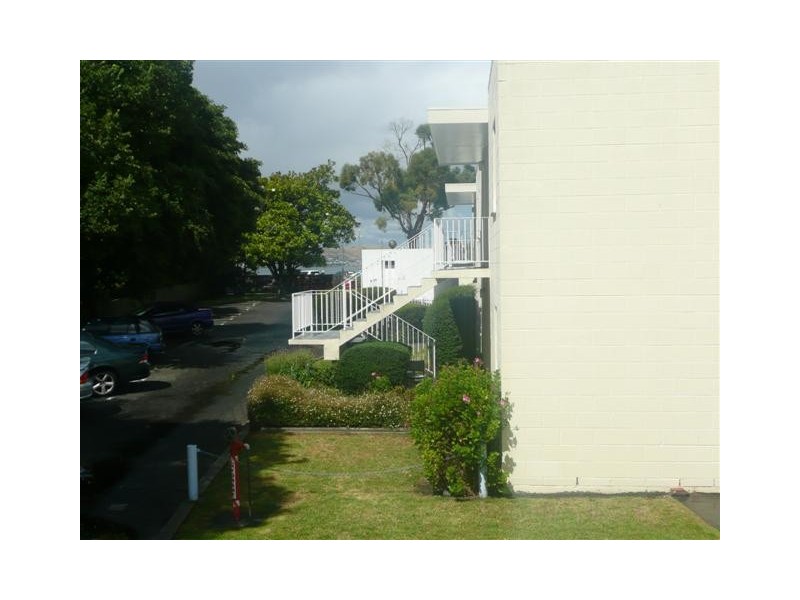 11/5 Beach Road, Sandy Bay TAS 7005