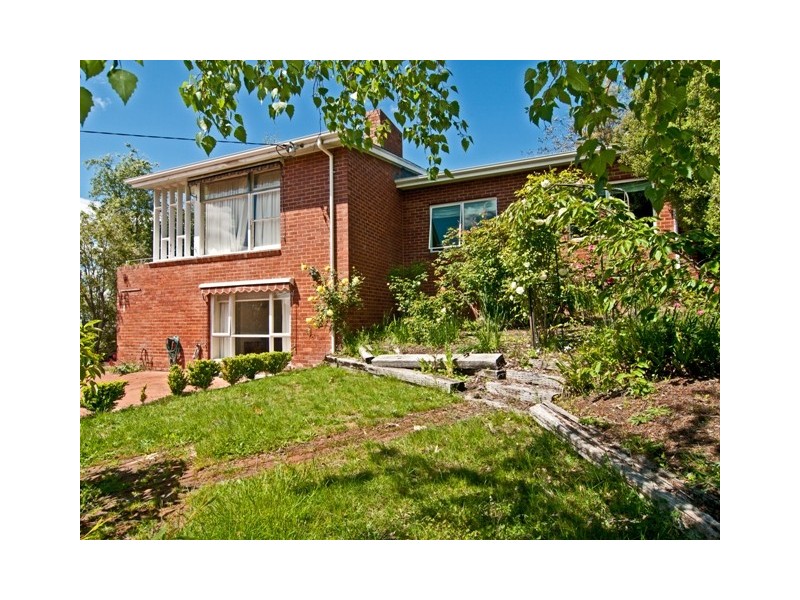 1 Woolton Place, Sandy Bay TAS 7005