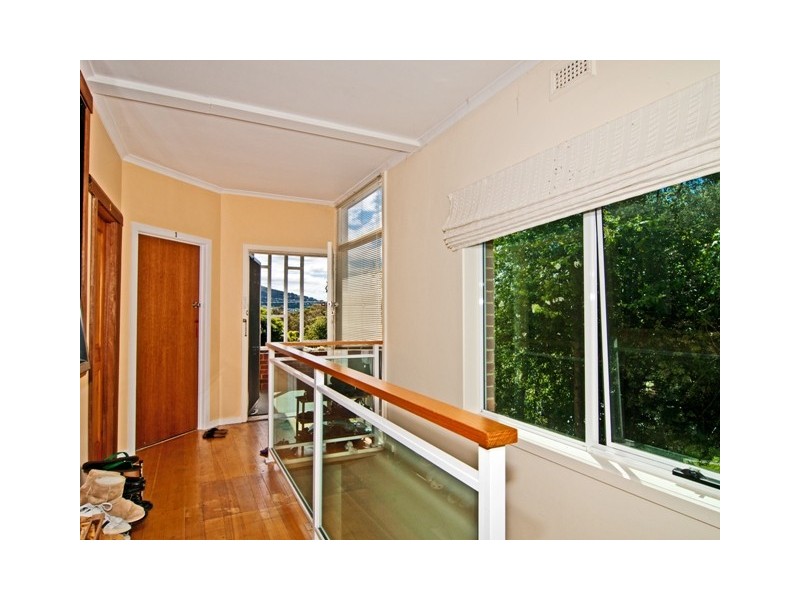 1 Woolton Place, Sandy Bay TAS 7005