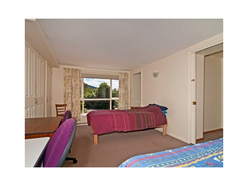 1 Woolton Place, Sandy Bay TAS 7005