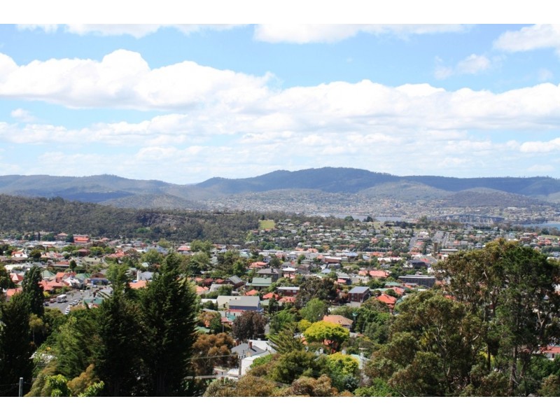 7 Kirval Court, West Hobart TAS 7000