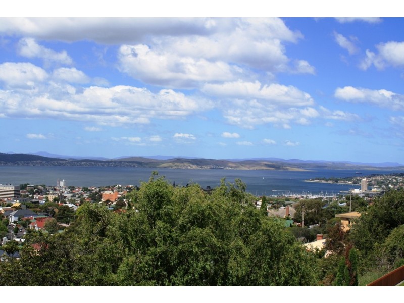 7 Kirval Court, West Hobart TAS 7000