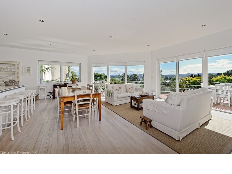 24 Willowdene Avenue, Sandy Bay TAS 7005