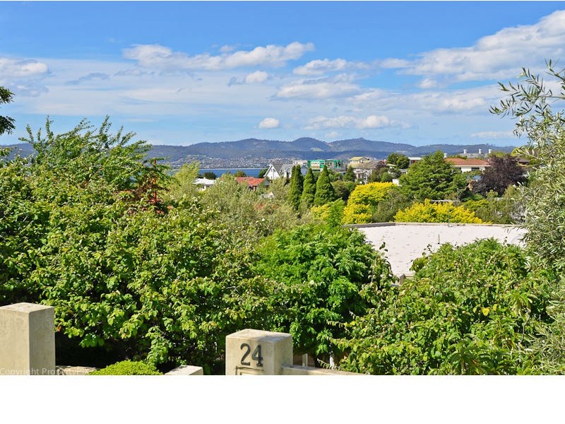 24 Willowdene Avenue, Sandy Bay TAS 7005