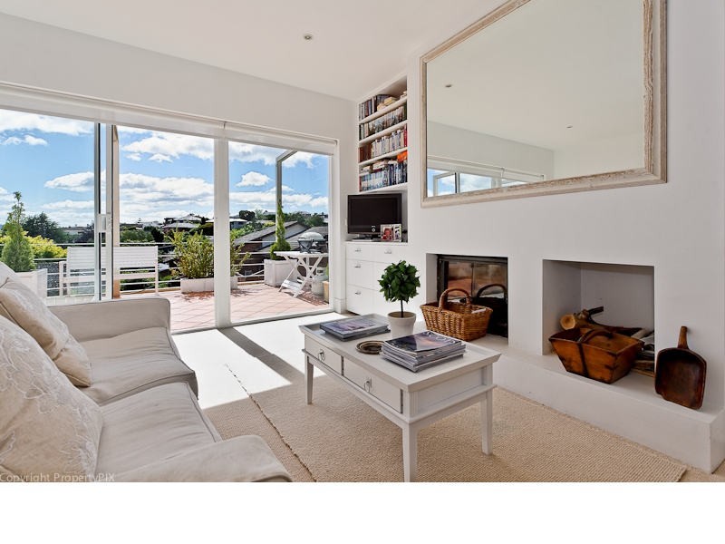 24 Willowdene Avenue, Sandy Bay TAS 7005