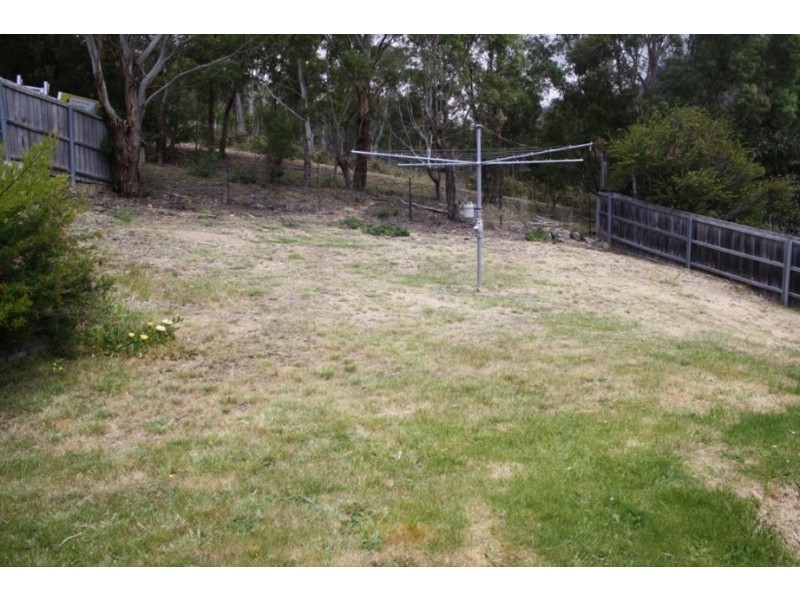 15 Lighton Way, Lenah Valley TAS 7008