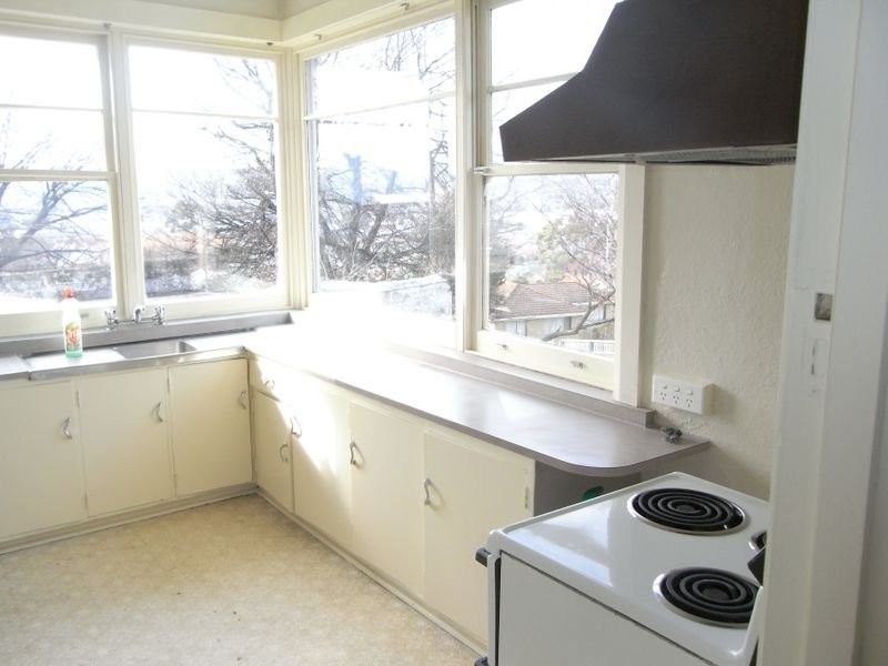 5 Hurlstone Crescent, West Moonah TAS 7009