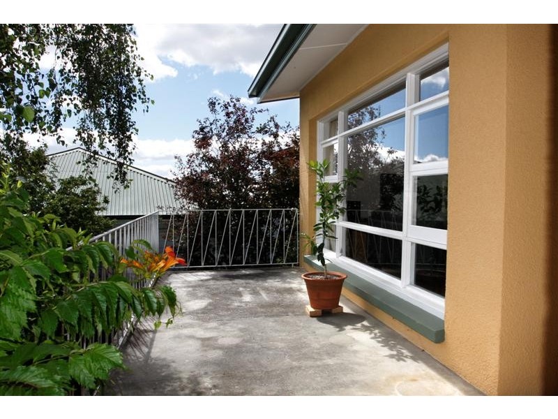 12 Hillside Crescent, West Hobart TAS 7000