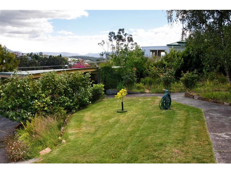 12 Hillside Crescent, West Hobart TAS 7000