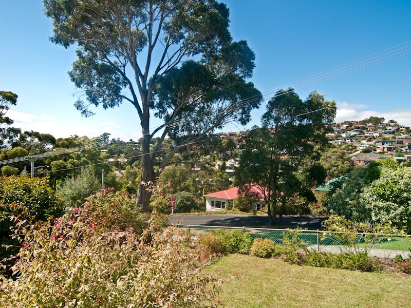 13 Alcides Avenue, Lenah Valley TAS 7008