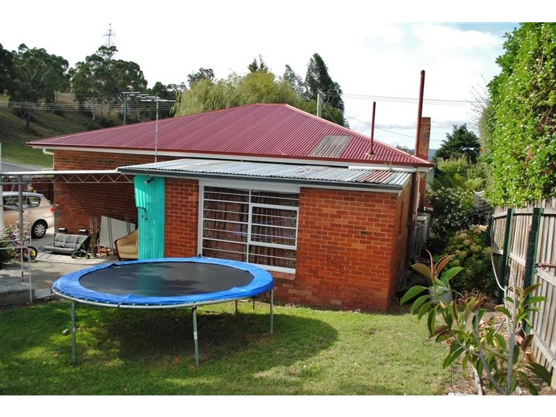 4 Gregson Avenue, New Town TAS 7008