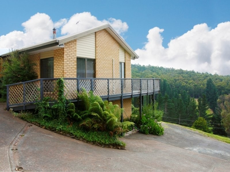 87 Cades Drive, Kingston TAS 7050