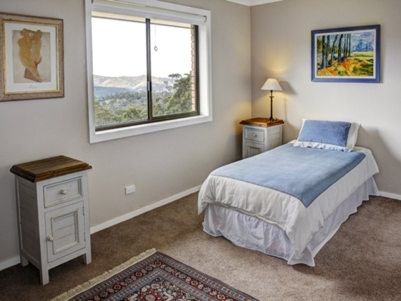 87 Cades Drive, Kingston TAS 7050