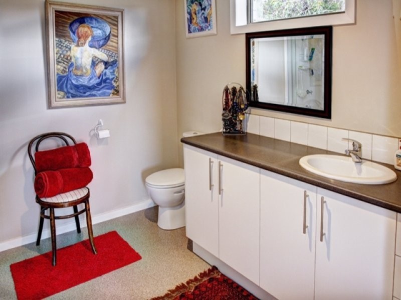 87 Cades Drive, Kingston TAS 7050