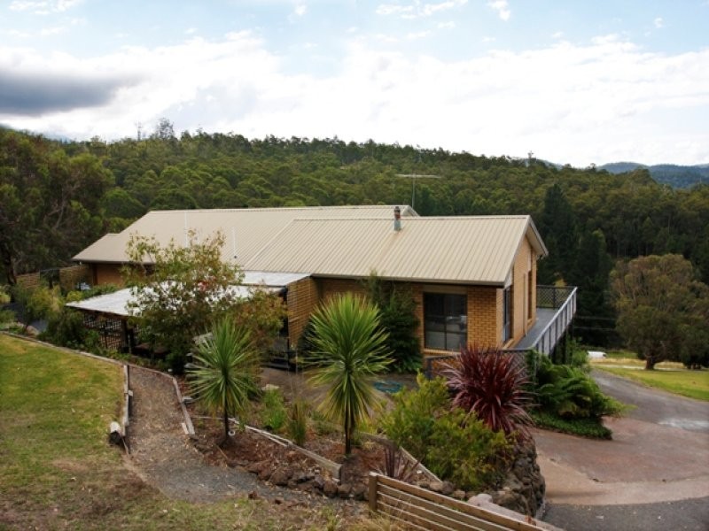 87 Cades Drive, Kingston TAS 7050