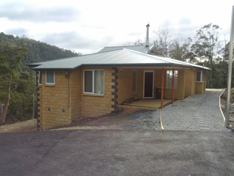 199 Cades Drive, Kingston TAS 7050