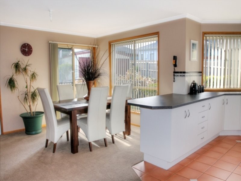 10 Adelong Drive, Kingston TAS 7050