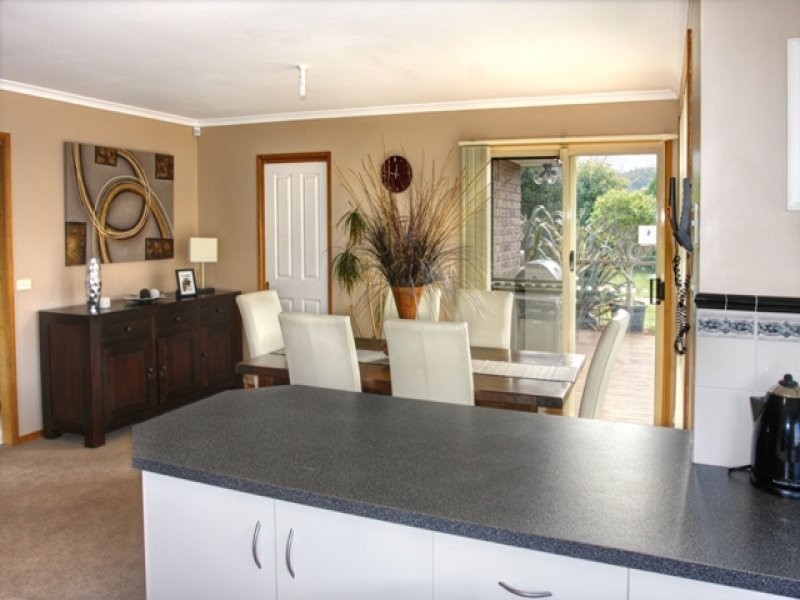 10 Adelong Drive, Kingston TAS 7050