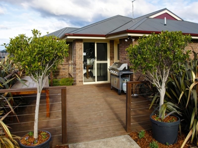 10 Adelong Drive, Kingston TAS 7050