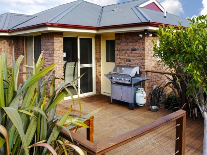 10 Adelong Drive, Kingston TAS 7050