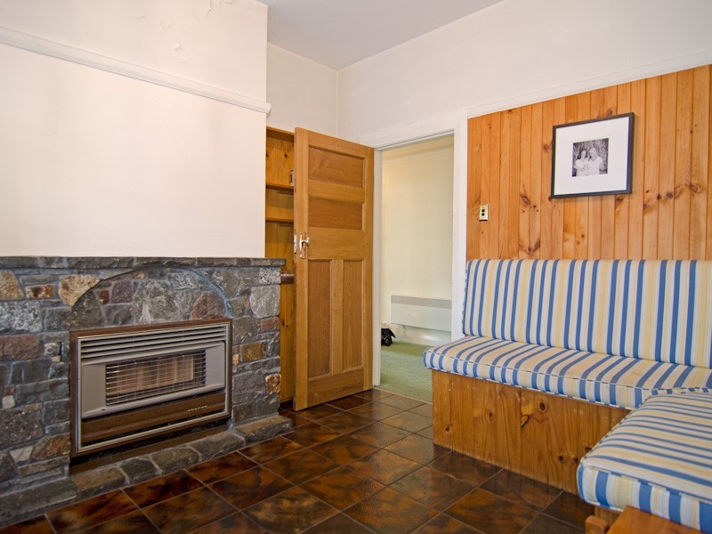 8 Dresden Street, Sandy Bay TAS 7005