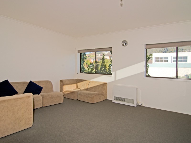 8 Dresden Street, Sandy Bay TAS 7005