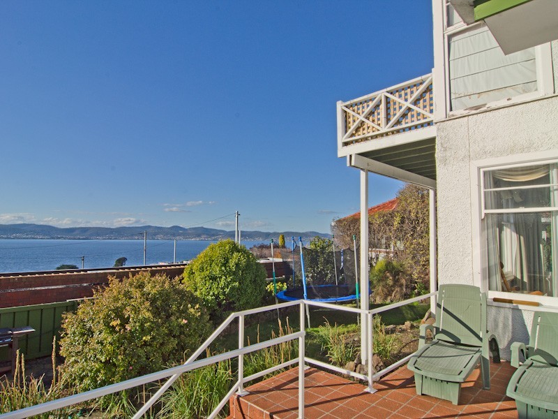 8 Dresden Street, Sandy Bay TAS 7005