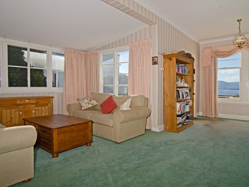 8 Dresden Street, Sandy Bay TAS 7005